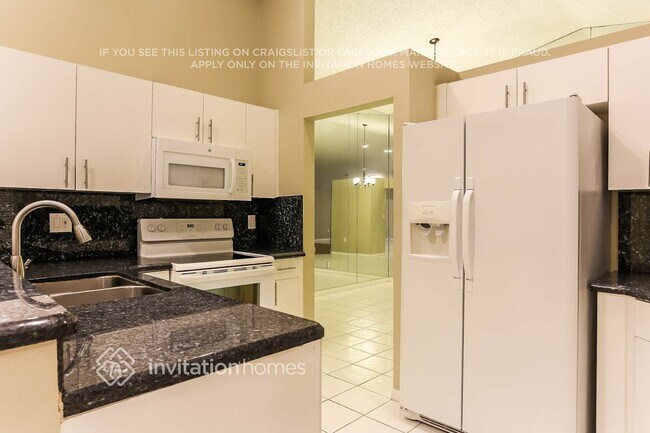 Building Photo - 2585 NW 79th Ave