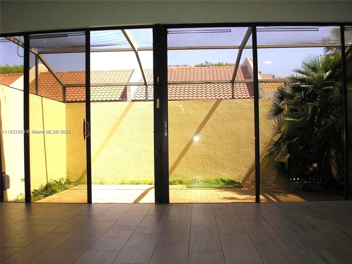 Foto del edificio - 8129 SW 87th Ter