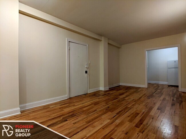 Building Photo - 1350 N Dearborn St