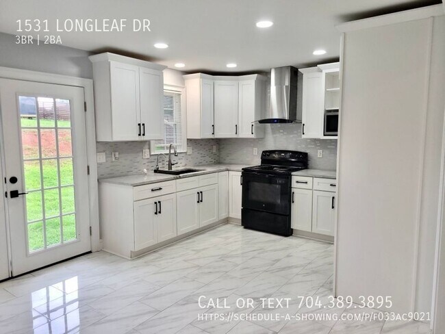 Foto del edificio - 1531 Longleaf Dr