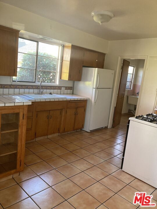Foto del edificio - 1242 S Point View St
