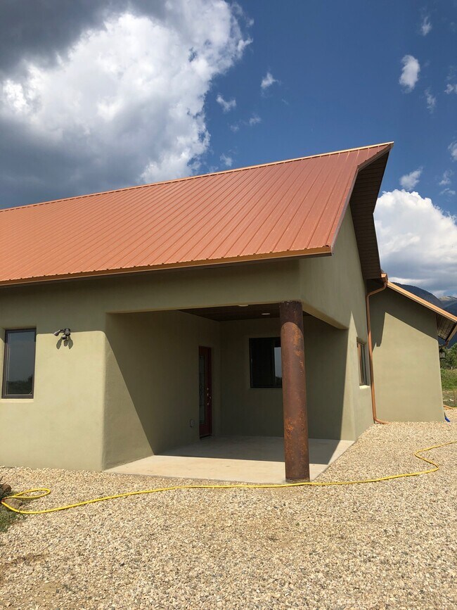 Building Photo - 537 Hondo Seco Rd