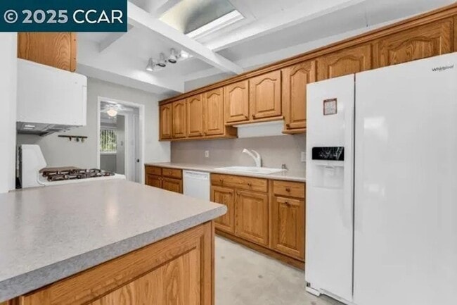 Building Photo - 104 Los Altos Pl