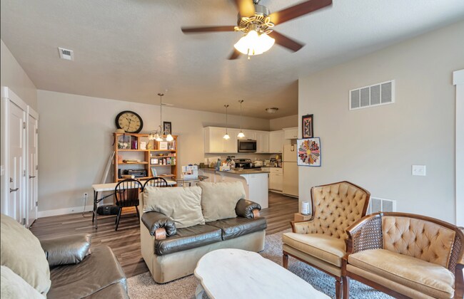 Building Photo - 13239 S Dominica Ln