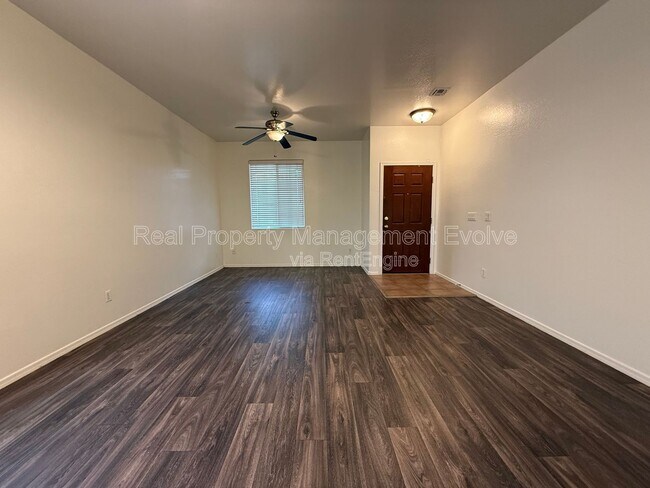 Foto del edificio - 7337 W St Catherine Ave