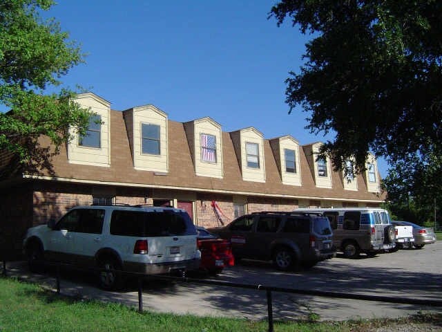 Primary Photo - Midway Road Apartments