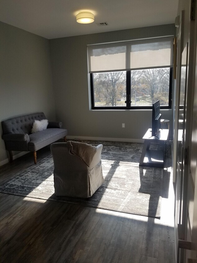 Foto del edificio - 1075 Stephenson Ave