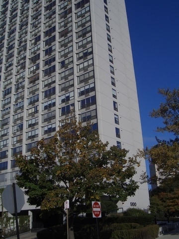 Foto del edificio - 5100 N Marine Dr