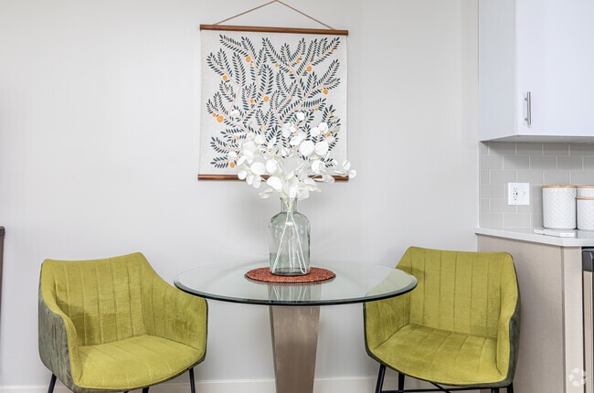 Estudio, comedor - Sage Allen Apartments