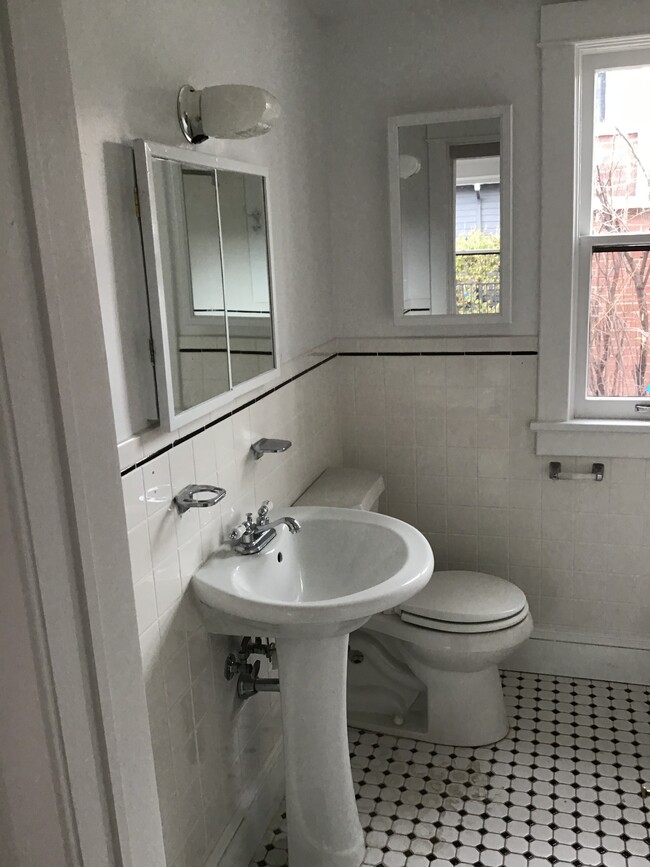 Bathroom - 5625 Zephyr St