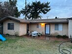 Whole huésped vista frente de la casa - 7822 Genesta Ave