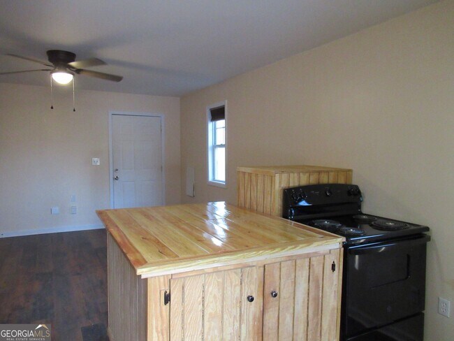 Foto del edificio - 88 Stanley Nix Rd