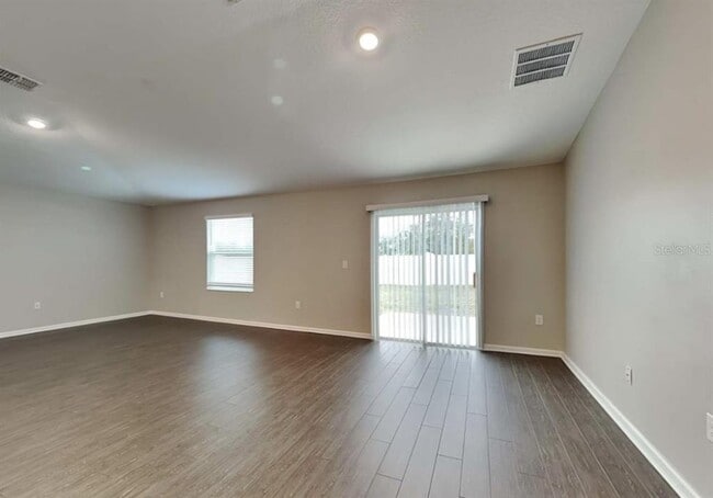 Building Photo - 10018 N Hartts Dr