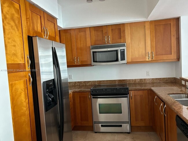 Building Photo - 1755 E Hallandale Beach Blvd