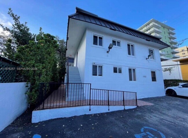 Building Photo - 1152 NW 3rd St