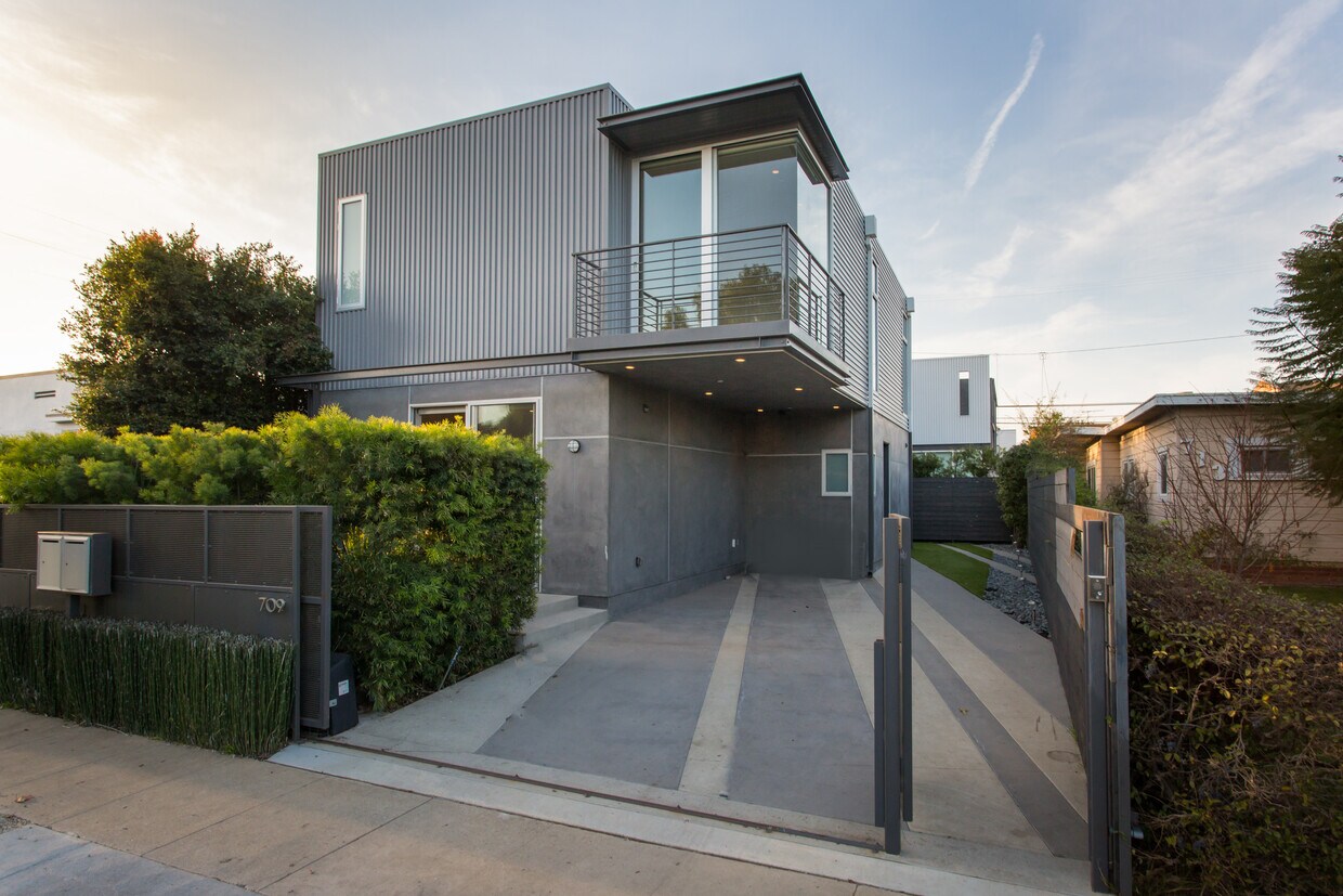 Foto principal - 709 Flower Ave
