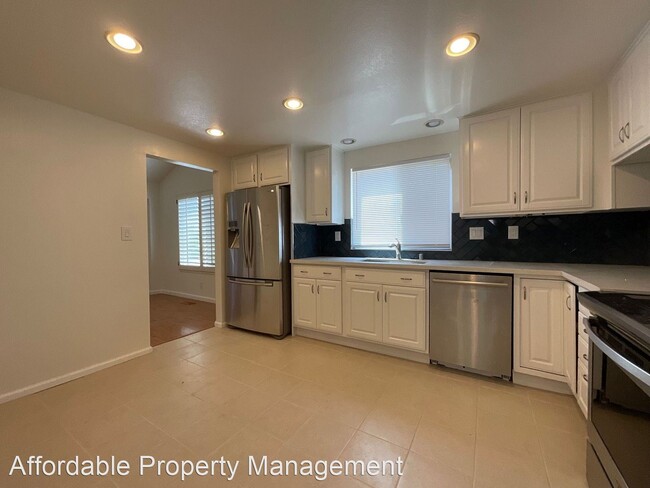 Foto del edificio - 3 br, 2 bath House - 1190 Adler Court