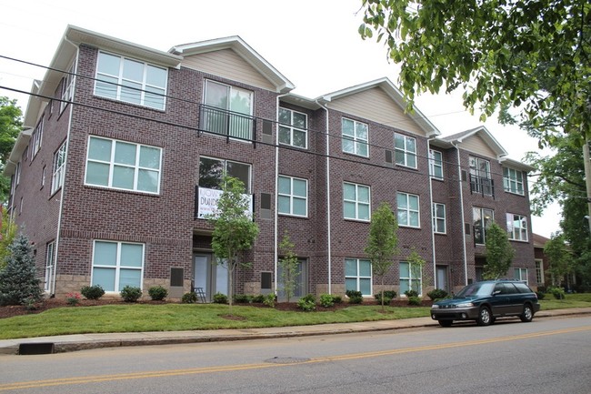 Building Photo - Dundee Place Apartments