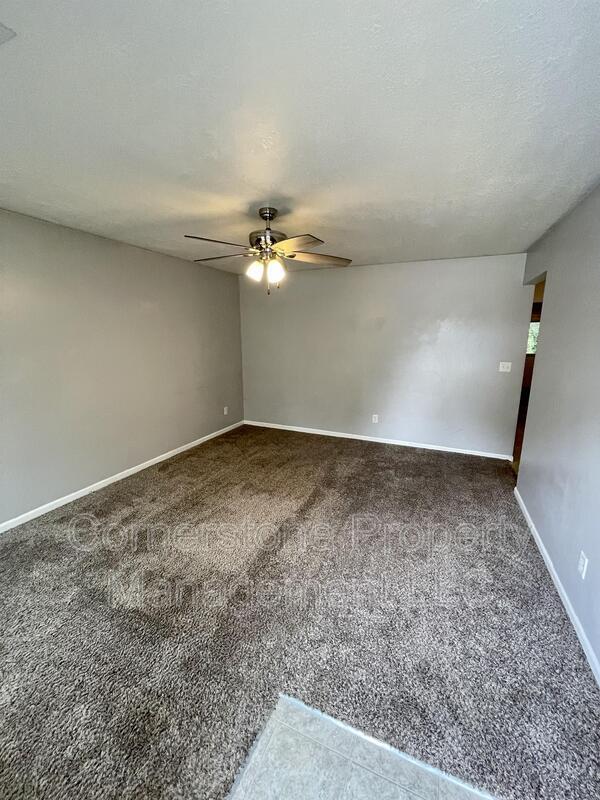 Building Photo - 622-624 5th - 624