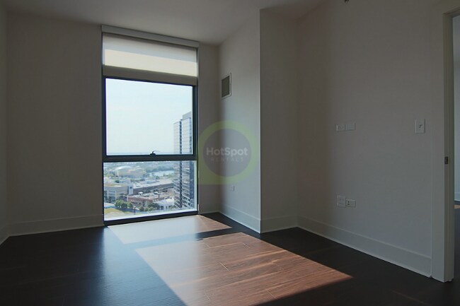 Foto del edificio - 1457 W Schiller St