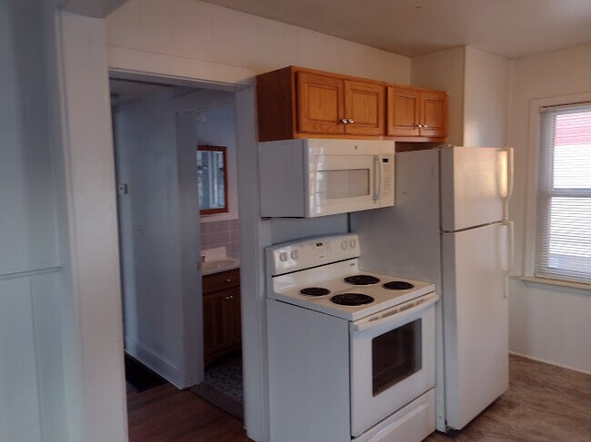 Building Photo - 475 Ford Ave