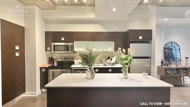 Building Photo - 10 Morrison St