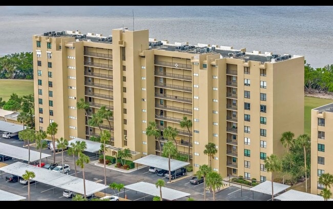 Building Photo - 2618 Cove Cay Dr