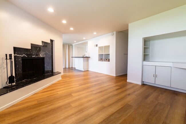 Building Photo - 509 S Gertruda Ave