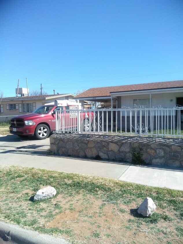 Building Photo - 9514 Salisbury Dr