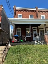 Building Photo - 2106 W 4th St