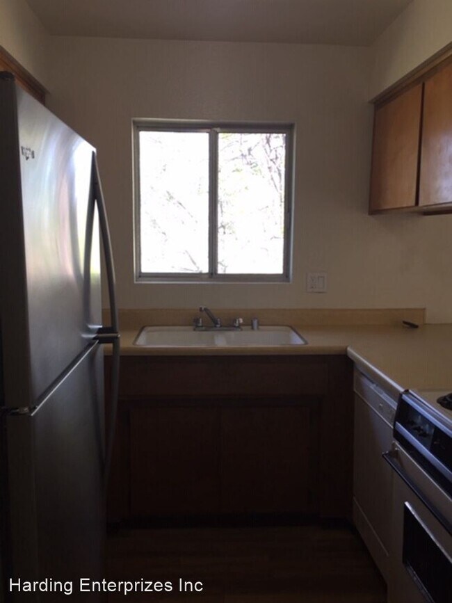 Foto del edificio - 2 br, 2 bath Apartment - 5921 Camino Lane ...