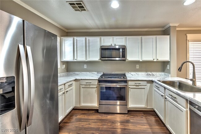 Building Photo - 7462 Ademar St