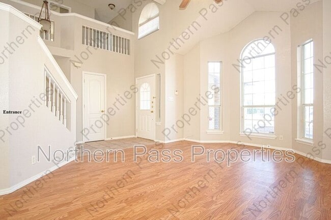 Building Photo - 13740 Paseo Alegre Ave