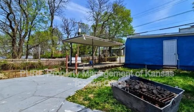 Building Photo - 2937 The Paseo