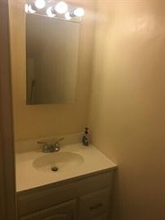 Building Photo - 72 Centre St