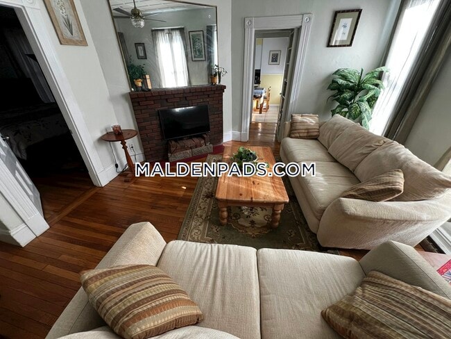 Building Photo - 57 Beltran St