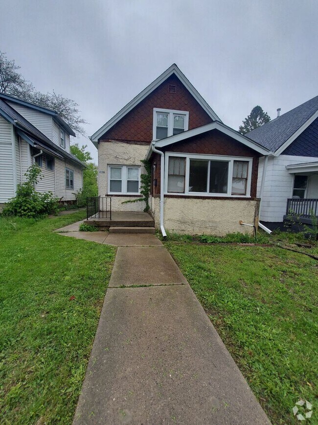 Building Photo - 3110 W Cameron Ave