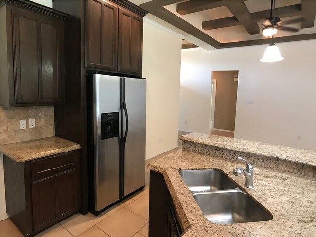 Foto del edificio - 2213 N Opal St