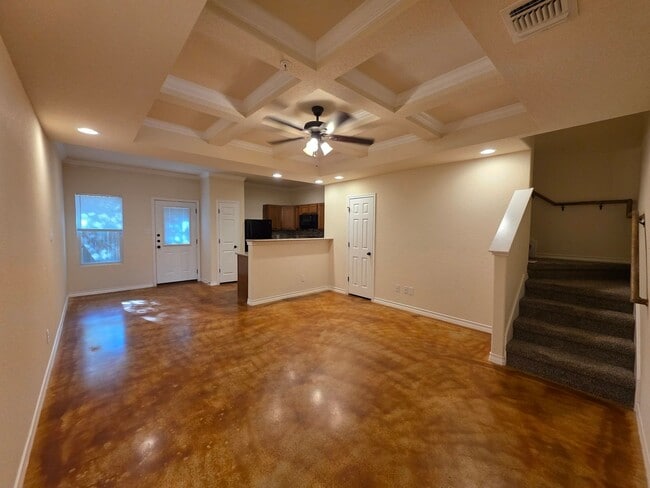 Building Photo - Town home for rent