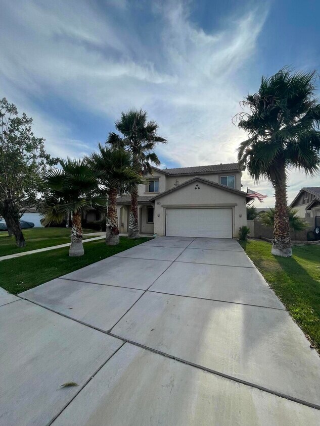 Foto principal - 38121 38th St E