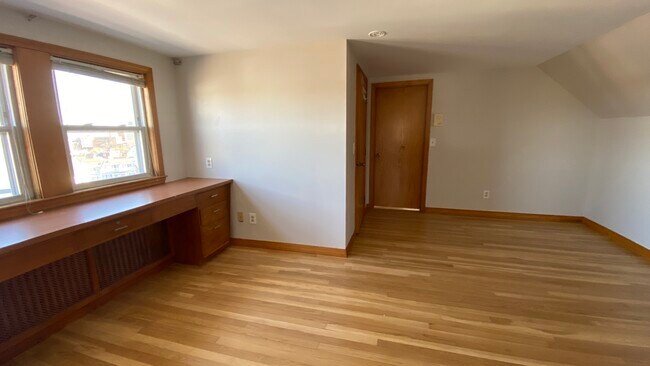 Foto del edificio - 120 Colborne Rd