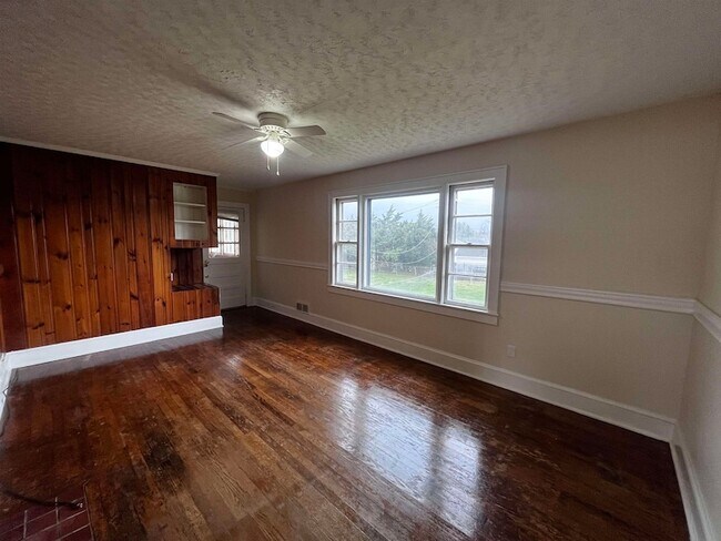 Foto del edificio - 1408 Grove Dr