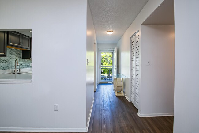 Foto del edificio - 1151 Carlton Ct