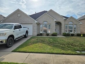 Building Photo - 6504 Fannin Farm Way