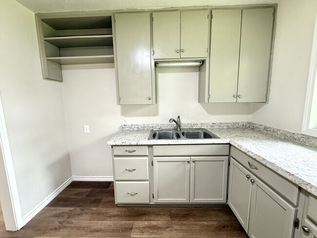 Foto del edificio - 24 Cason St