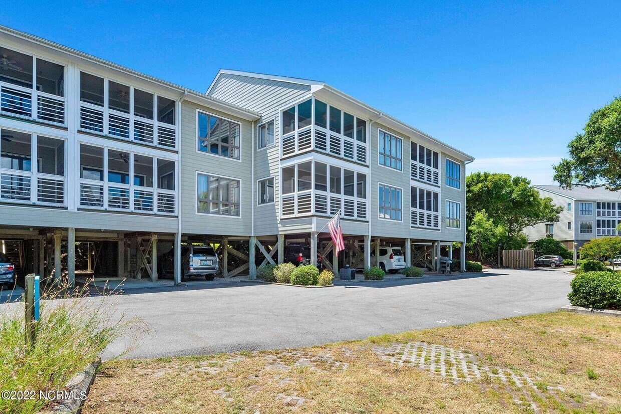 590 Marina Dr Unit D22, Pine Knoll Shores, NC 28512 Condo for Rent