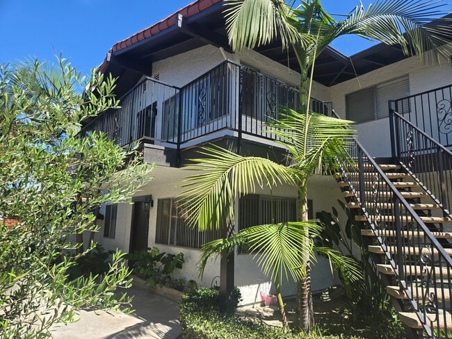 Building Photo - 247 Avenida Montalvo