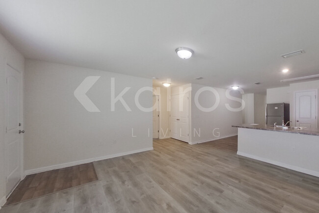 Building Photo - 1024 North Gator Circle