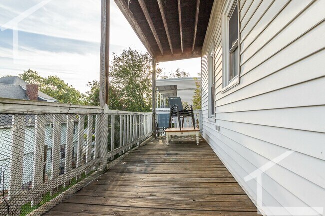 Foto del edificio - No Brokers Fee, Pets Friendly, Eat-in Kitchen, Big Bedrooms, Laundry on a Site