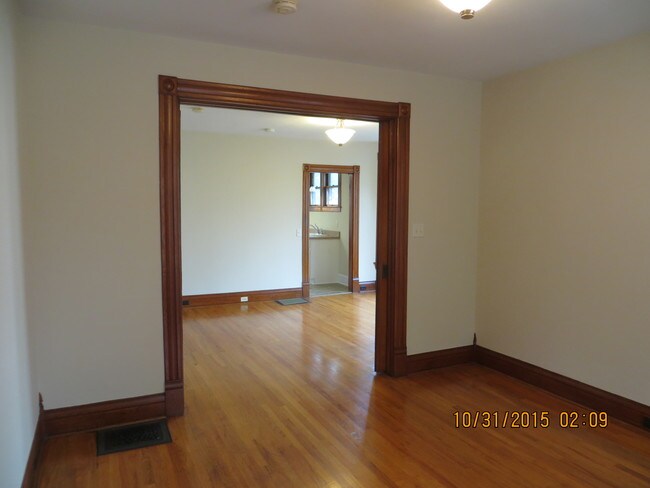 Sala de estar en comedor - 12 E Main St